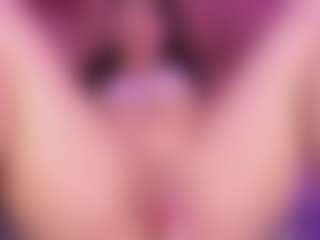 Live cam show with BonnieMayer - College on Camsoda