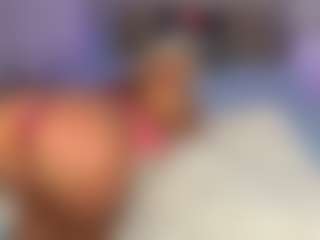 Live cam show with Emma Gray - Naturaleza on livesuperchat.net
