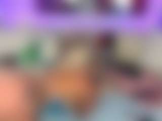 Live cam show with Emma Gray - Big Tits on Camsoda
