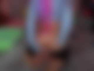 Live cam show with Emma Gray - Wet on luckytryst.com