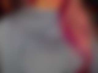 Live cam show with Emma Gray - Tokenkeno on SmokeAndPoke