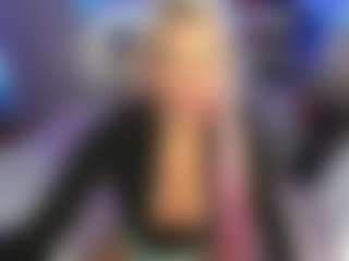Live cam show with Emma Gray - Gamer Blonde Hair on Camsoda