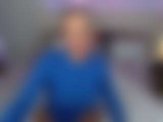 Live cam show with Emma Gray - Master on livesexfox.com