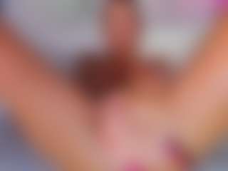 Live cam show with DanieleAida - MILF on xDating