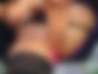 DanieleAida MILF webcam performer live streaming
