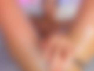 Live cam show with DanieleAida - Brown Eyes MILF on AdultVida.com