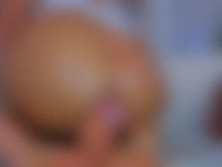 DanieleAida MILF webcam performer live streaming