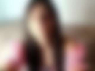 Adeline MILF webcam performer live streaming