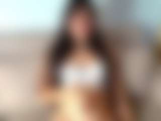 Adeline MILF webcam performer live streaming