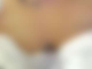 Live cam show with Adeline - Milk on studioflirtlive.com