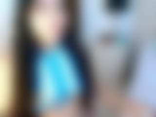 Adeline MILF webcam performer live streaming