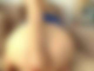 Live cam show with Adeline - Striptease on eurowanks.com
