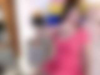 Live cam show with Adeline - Big Ass MILF on Camsoda
