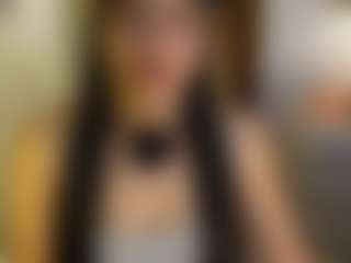 Live cam show with Adeline - Squirt on Camsoda