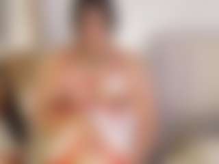 Live cam show with Adeline - Anal Curvy on Camsoda