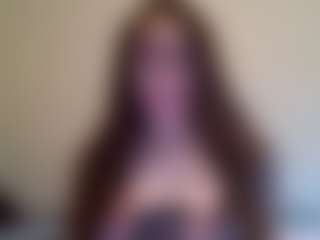 Live cam show with HintOfHoneyy - Fingering Latina on Camsoda