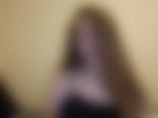 Live cam show with HintOfHoneyy - Bedroom on Camsoda