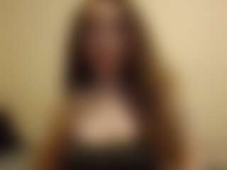 Live cam show with HintOfHoneyy - Bikini on Milf Play