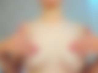Live cam show with Donna - Skinny on CamwithHer