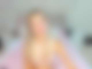 Live cam show with Donna - Small Ass on livesuperchat.net