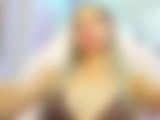 Live cam show with Donna - Blonde Hair Petite on livesuperchat.net