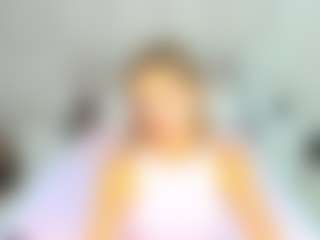 Live cam show with Donna - Blonde Hair on Livezox