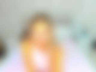 Live cam show with Donna - Upskirt on dropp.cam