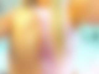 Live cam show with Donna - Blonde Hair Petite on PervPlay.com