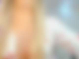 Live cam show with Donna - Blonde Hair Petite on Camming Site