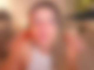 Live cam show with MagneticAmy - Athletic on Camming Site