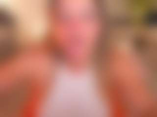 Live cam show with MagneticAmy - Athletic on Big Tits
