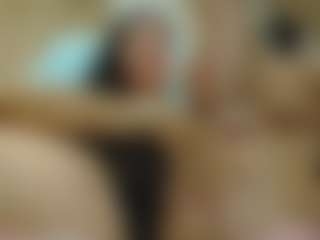 emmma-1 MILF webcam performer live streaming