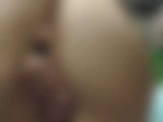 emmma-1's Live Sex Cam Show