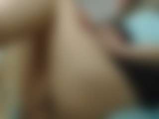 Live cam show with emmma-1 - Middle Aged on Hubzter Live