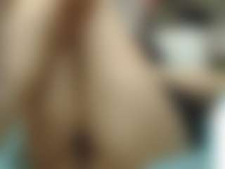 emmma-1's Live Sex Cam Show