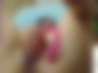 emmma-1's Live Sex Cam Show