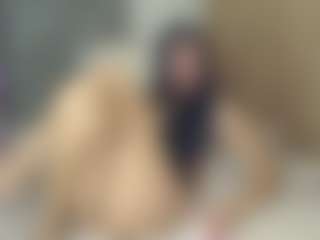 emmma-1 MILF webcam performer live streaming