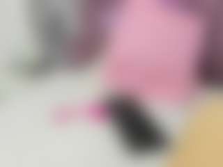 Live cam show with Melanie Cute - Big Nipples on friskycurves.com