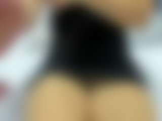 Live cam show with Melanie Cute - Thin on Instabang