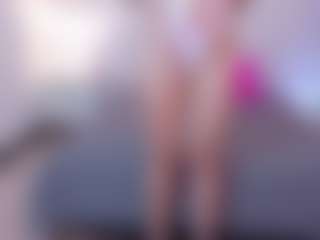 Live cam show with Kai-falcon - Public MILF on sexylive.show