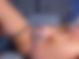 Live cam show with Jess-Lui - Fingers on Mixed Magazine Live
