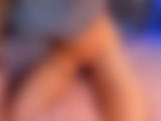Live cam show with Jess-Lui - Flashing on Instabang