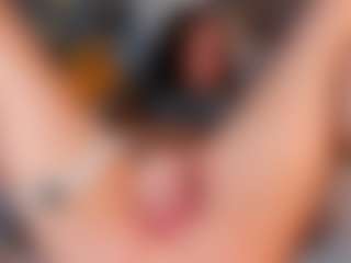 Live cam show with Jess-Lui - Bedroom on chickslive.net