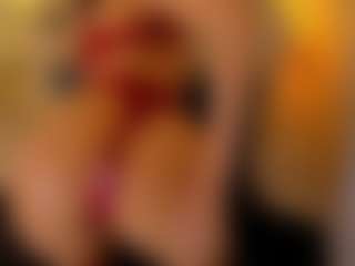 Live cam show with L U I S A H - Skinny on SquirtSoMuch