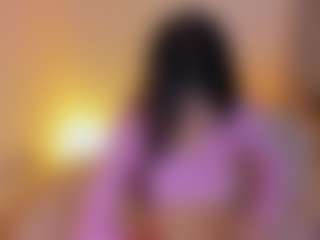 Live cam show with L U I S A H - Living Room on iamadamtest123.com