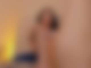 Live cam show with L U I S A H - Bikini on Camsoda