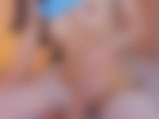 Live cam show with L U I S A H - Skinny on TeamSkeetLive