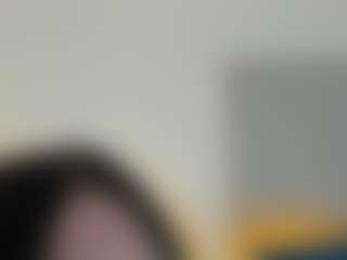 Live cam show with L U I S A H - Facial on Camming Site
