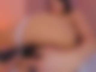 Live cam show with L U I S A H - Control on Camming Site