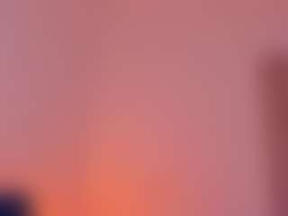 Live cam show with L U I S A H - Bikini on Fling VIP Chat